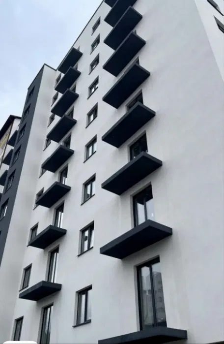 Продам 1 кім. Квартиру в ЖК Урожайний
